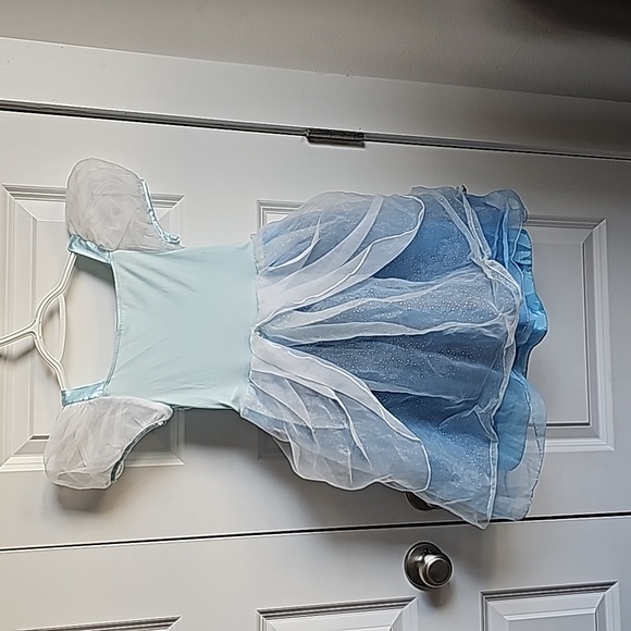 Disney Cinderella Castle Collection Costume In Kids Size 4 - Picture 7 of 9